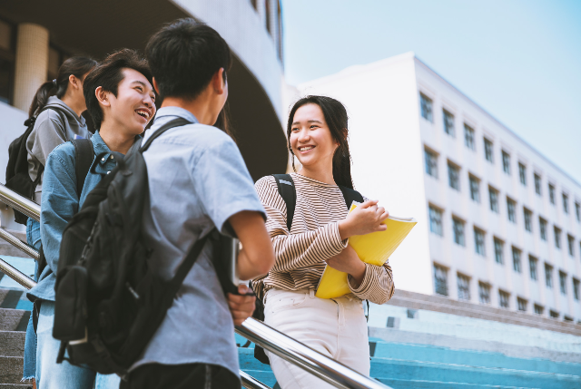 Fasilitas Teknologi yang Mendukung Kateb University